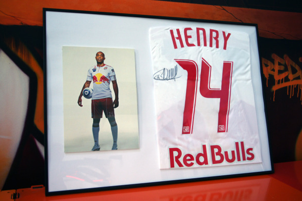 Gagnez le maillot dédicacé de Thierry Henry