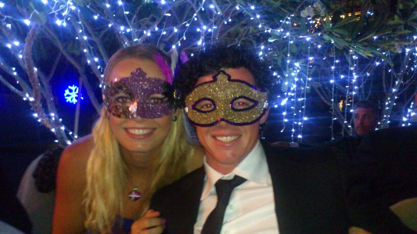 (Twitpic) Caroline Wozniacki et Rory Mcilroy vous souhaitent une bonne année de Thaïlande