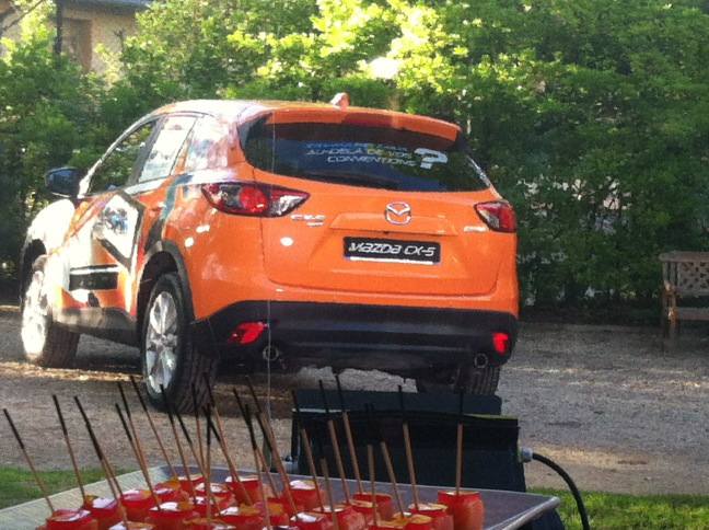 Twitpic : Frédérique Jossinet reçoit un Mazda CX5 pour son noël avec quelques mois de retard