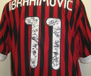 Offrez-vous le maillot dédicacé de Zlatan Ibrahimovic aux enchères