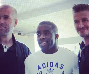 Twitpic : Rio Mavuba prend la pose avec David Beckham et Zinédine Zidane !