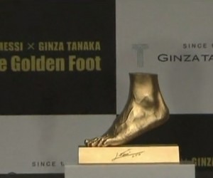 4 millions d’euros la réplique en or massif du pied gauche de Lionel Messi !