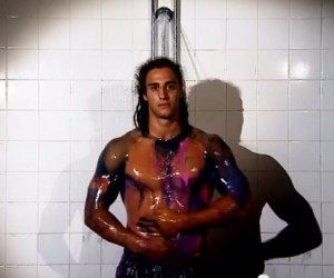Rugby / H Cup – Body Painting sous la douche pour le nouveau maillot des Cardiff Blues