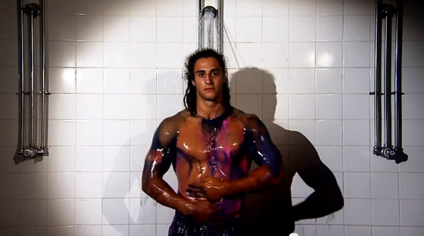 Rugby / H Cup - Body Painting sous la douche pour le nouveau maillot
