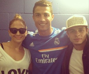 Photo : Cristiano Ronaldo pose avec Jennifer Lopez