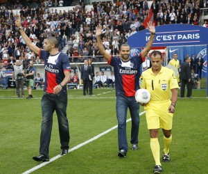 Tony Parker signe avec Puressentiel et donne le coup d’envoi de PSG – Toulouse avec Batum