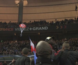 Après le « fumigène parachute » OM-PSG, la FFF envoi des « cadeaux parachutes » au Stade de France
