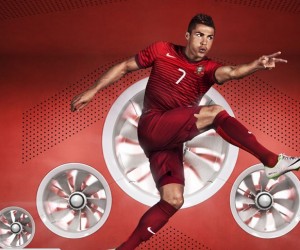 Cristiano Ronaldo dévoile le nouveau maillot « Home » Nike du Portugal via Twitter