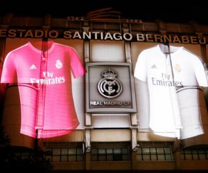 Mapping vidéo 3D sur la façade du stade Santiago Bernabéu pour les nouveaux maillots 2014/2015 du Real Madrid