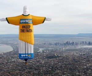Le Christ Rédempteur de Rio reproduit sur une Montgolfière en Australie ! #KeepTheFaith