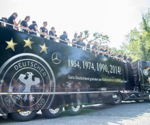 Le logo Mercedes comme 4ème étoile de Champion du Monde de l’Allemagne