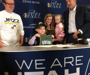 NBA – un enfant de 5 ans atteint d’une leucémie signe un contrat de joueur d’une journée avec le Utah Jazz