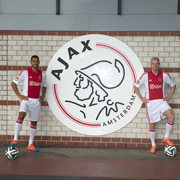 Ziggo nouveau sponsor maillot de l'Ajax Amsterdam pour 8M€ par an
