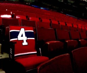 Les Canadiens de Montréal rendent hommage à Jean Béliveau en laissant son siège vide au Centre Bell