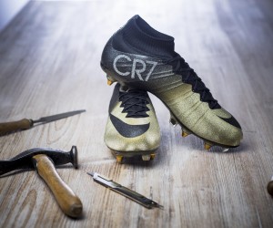 Nike offre une chaussure avec des microdiamants à Cristiano Ronaldo pour célébrer son 3ème Ballon d’Or