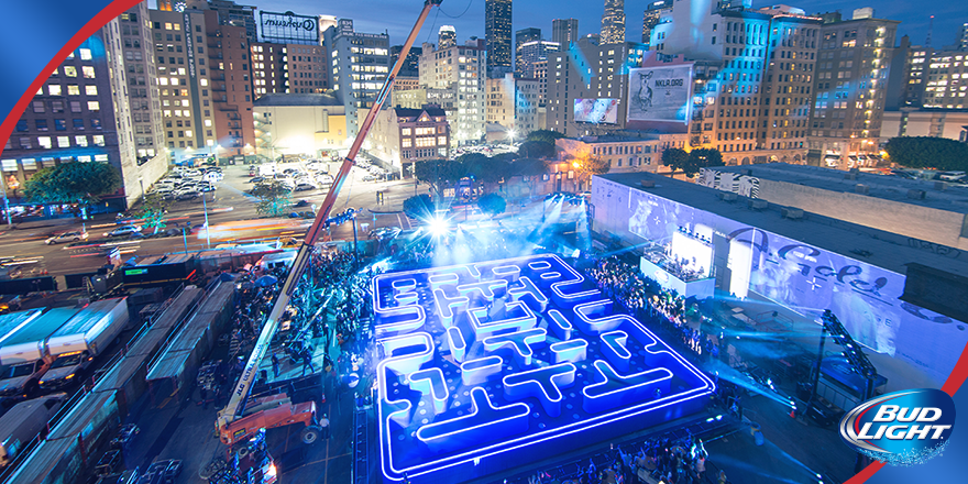 Un Pacman Geant Pour La Publicite Bud Light Au Super Bowl 2015