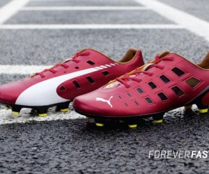 Puma sort une paire de chaussures de football aux couleurs de Ferrari (evoSPEED 1.3 F947 FG)