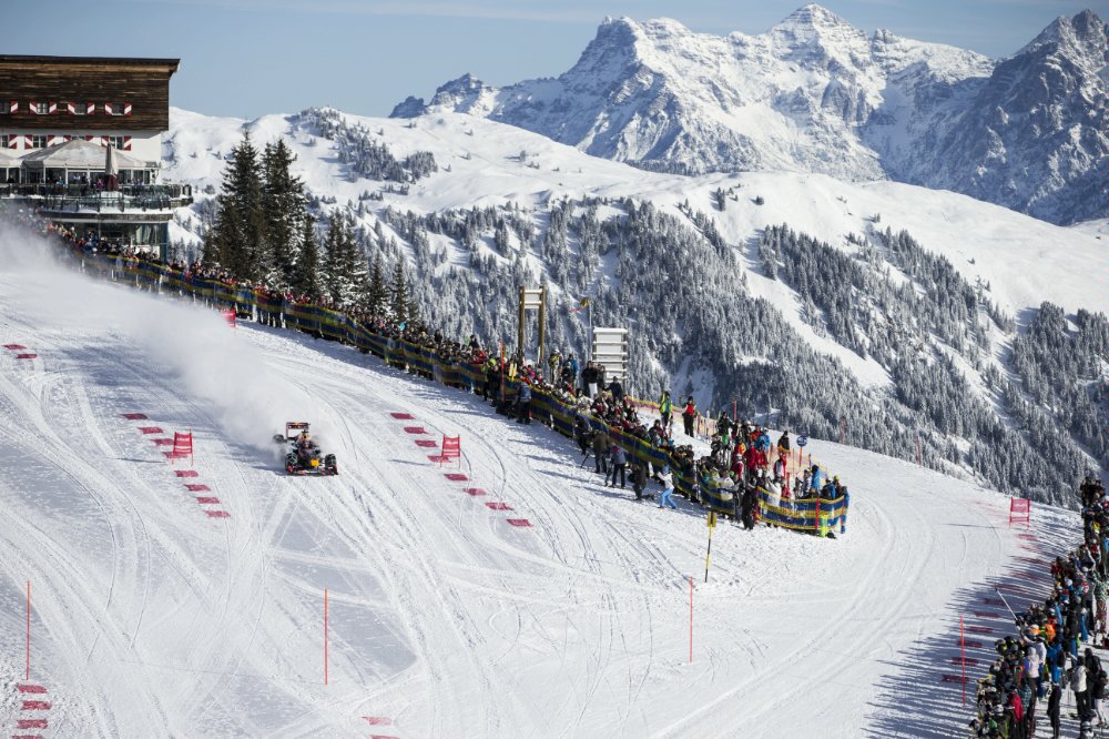 F1 Red Bull Racing snow Run 2016 Austria - Kitzbuhel Max Verstappen