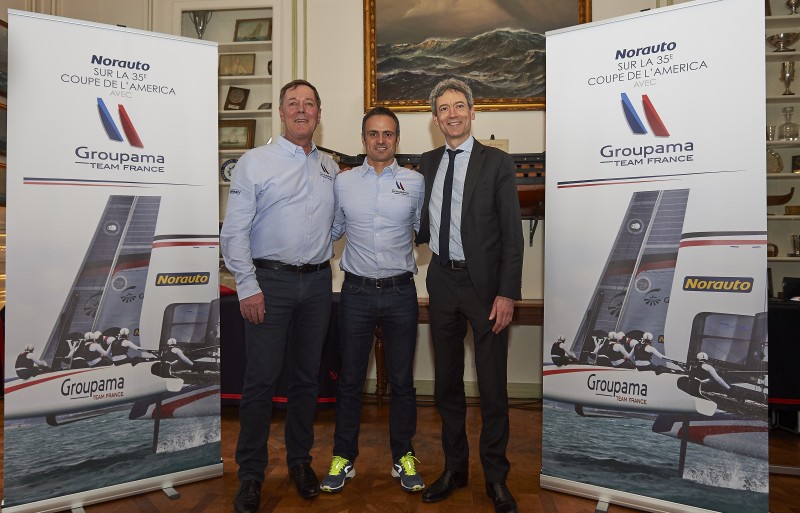 Paris Yacht Club de France, le 22février 2016, conférence de presse partenaire officiel Norauto. Groupama team France, Franck Cammas, Sylvain Burel, directeur de la communication Groupama, Thibaut Derville, Directeur Général de la filiale Belge de Norauto, Auto 5.