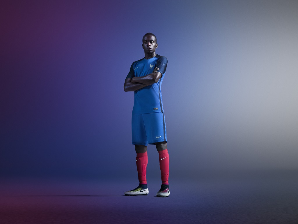 Blaise Matuidi nouveau maillot EURO 2016 Equipe de France Nike football
