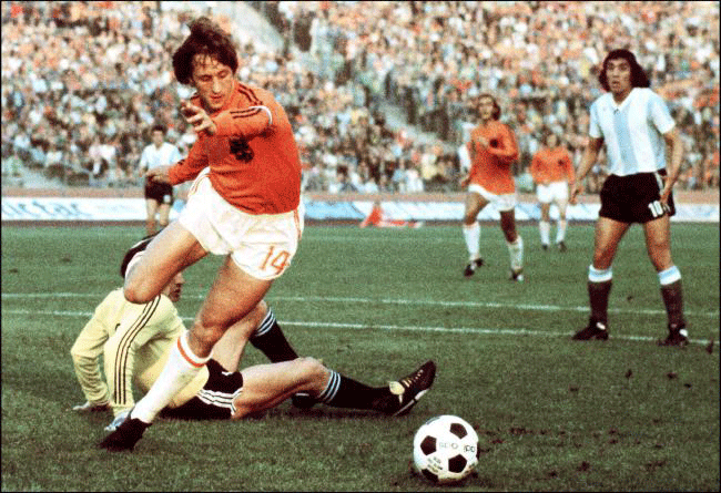 Johan cruyff maillot adidas à deux bandes sponsor puma 1974