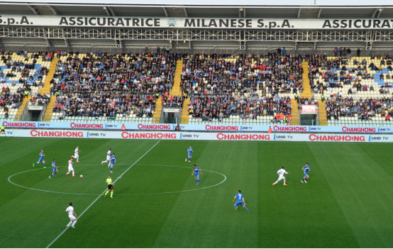 Changhong serie A italia sponsoring LED stadium infront