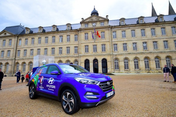Hyundai tucson UEFA EURO 2016 trophée