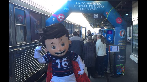 tournée train trophée UEFA EURO 2016