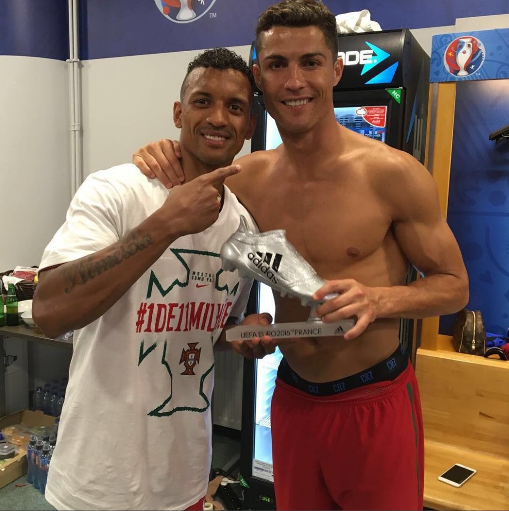 Cristiano ronaldo trophée nani soulier argent adidas euro 2016 chaussures football portugal