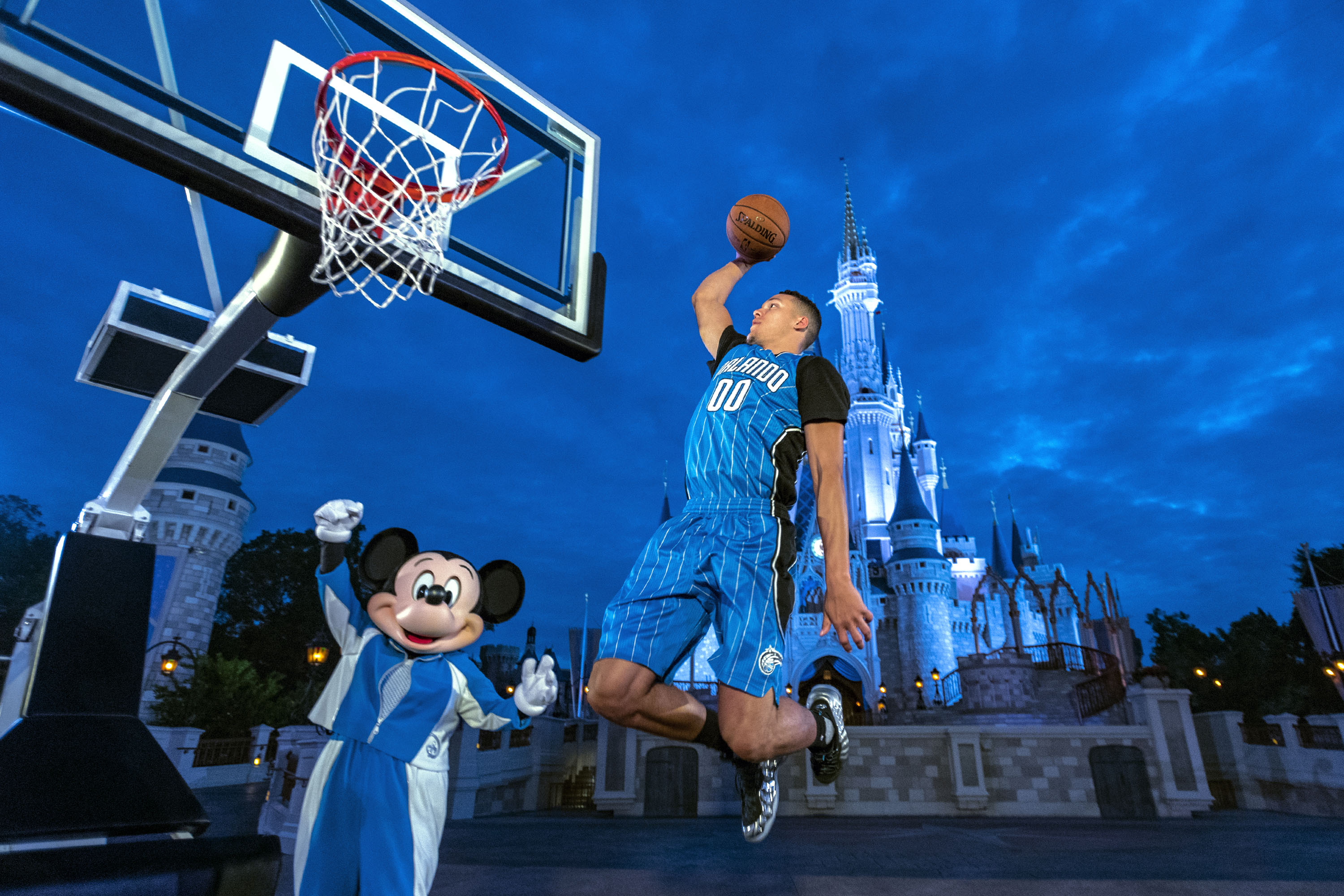 NBA - Disney sponsor maillot d'Orlando Magic ...