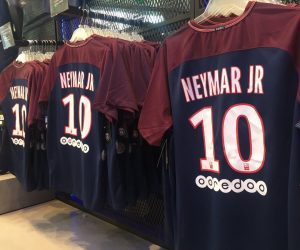 PSG – 8 000 maillots de Neymar vendus en 3 heures ?