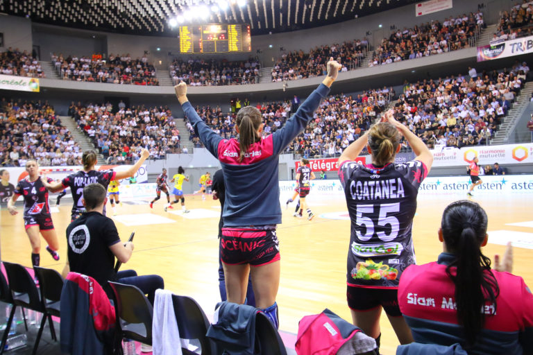 Best Practice Le Brest Bretagne Handball lance une opération de Dating dans ses tribunes pour