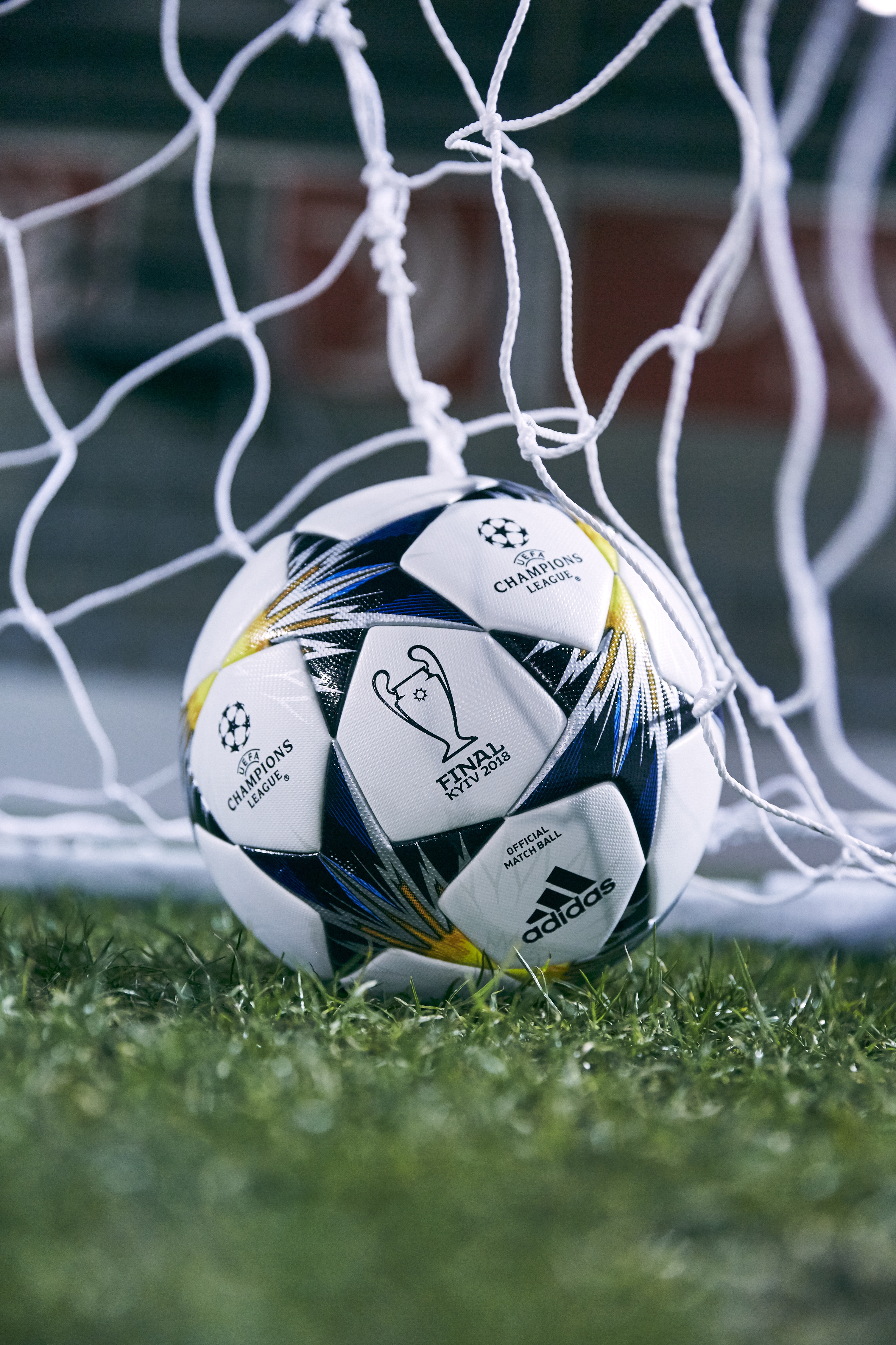 Le Meilleur du Football - 🚨 OFFICIEL ! Adidas dévoile le nouveau ballon de  la Ligue des Champions qui sera utilisé à partir de ce soir 😍🔥