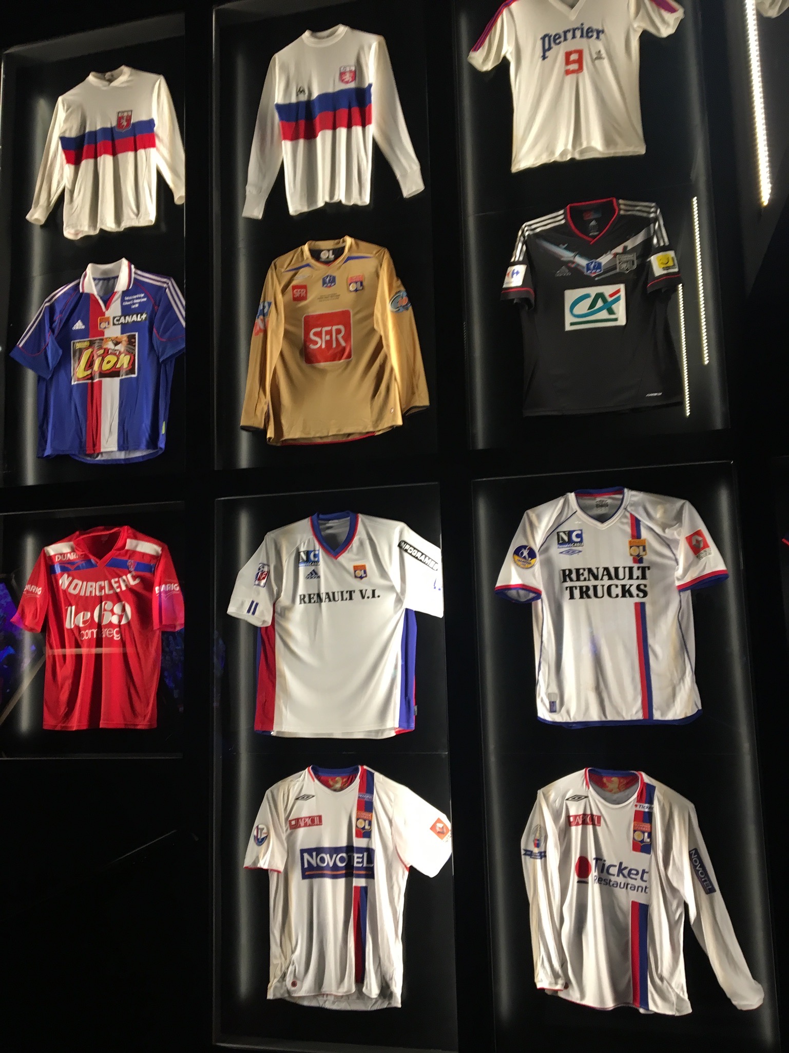 Superbe Grand PORTE CLE Métal OL )) OLYMPIQUE LYONNAIS