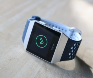 Shopping : 329,95€, le prix de la nouvelle montre connectée Fitbit Ionic édition adidas