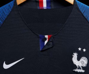 Quelques maillots 2 étoiles Nike de l’Equipe de France de Football en vente avant Noël