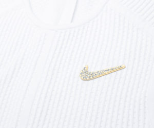 Wimbledon 2019 – Un logo Nike conçu avec 34 cristaux Swarovski sur la robe de Serena Williams
