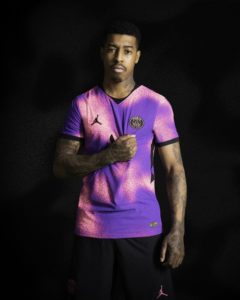 Le PSG dévoile son 4ème maillot "rose-violet" inspiré de ...