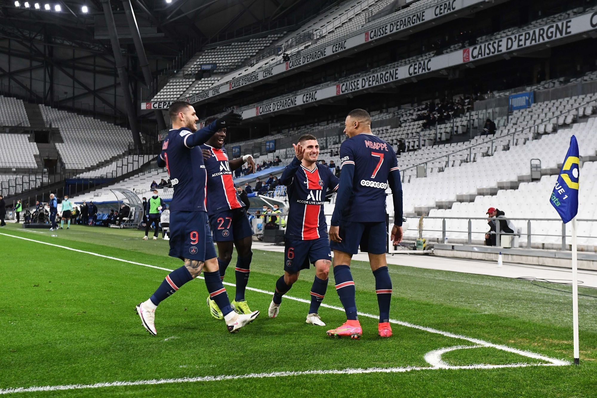 Les revenus de l'Olympique Lyonnais ont chuté de 35% en 2020-2021