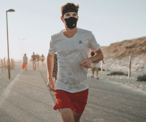 Salomon lance la commercialisation de son masque de protection pour la pratique du sport
