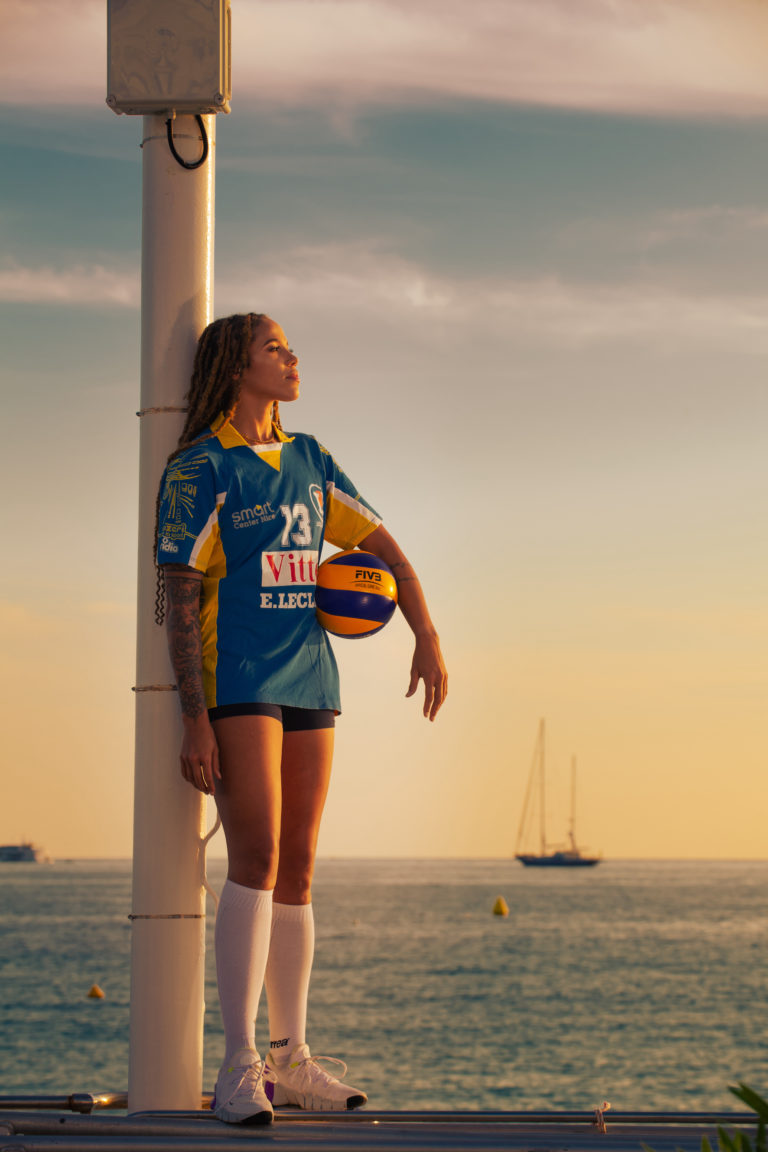 Volley - Le calendrier 2022 des joueuses du RC Cannes célèbre le