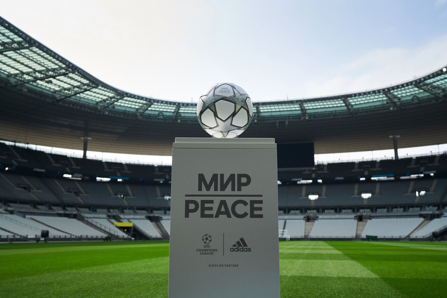 Guerre en Ukraine : le ballon spécial «Saint-Pétersbourg» retiré pour  Real-PSG et la Ligue des champions - Le Parisien