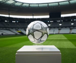 Un message de paix sur le ballon adidas de la finale de l’UEFA Champions League 2022 disputée au Stade de France