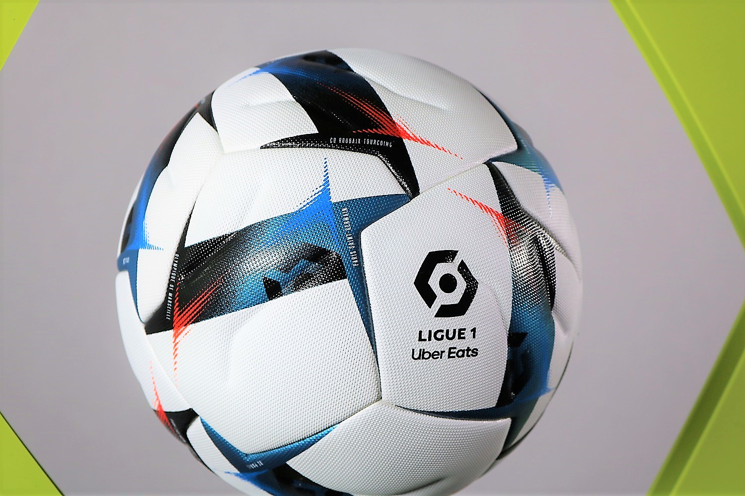 KIPSTA DÉVOILE LES BALLONS DE LA SAISON 2023/2024