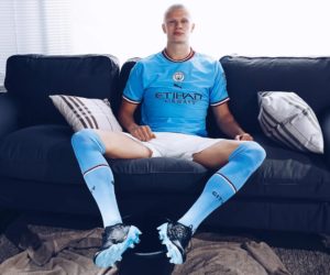 Pour sa présentation à Manchester City, Erling Haaland porte des crampons Puma, un indice pour son nouveau contrat chaussures ?
