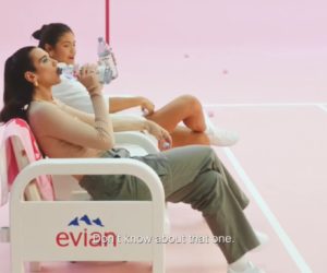 Evian met en scène la joueuse de tennis Emma Raducanu et la chanteuse Dua Lipa dans sa nouvelle publicité