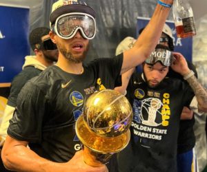 NBA Finals 2022 : Moët & Chandon, Michelob Ultra, Curry Brand…. Les marques visibles lors de la Champagne Shower des Golden State Warriors