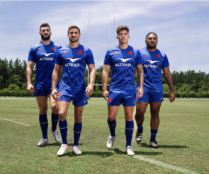 Rugby – Le XV de France dévoile ses nouveaux maillots 2022-2023 (le coq sportif) lors d’un live Twitch