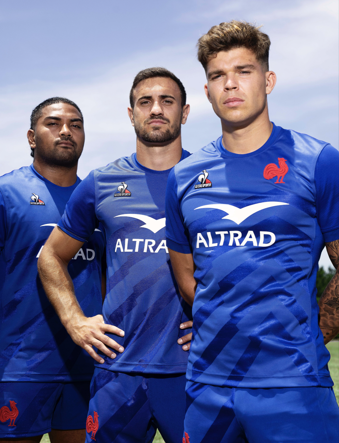 Rugby - Le XV de France dévoile ses nouveaux maillots 2022-2023 (le coq  sportif) lors d'un live Twitch 