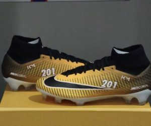 Nike rend hommage à Kylian Mbappé avec des crampons spéciaux « 201 » pour son record de buts avec le PSG